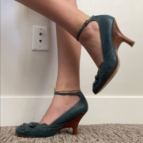 TEAL VINTAGE HEELS WITH A BOW AND CUTE FRINGE - Picture 13 of 13